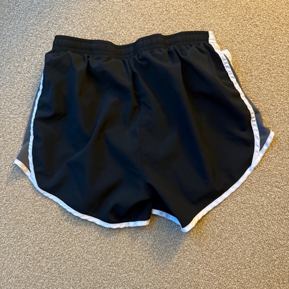 Nike Tempo Shorts - Picture 2 of 4